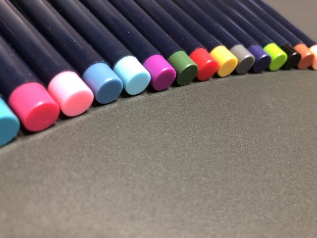 色々な種類の色鉛筆