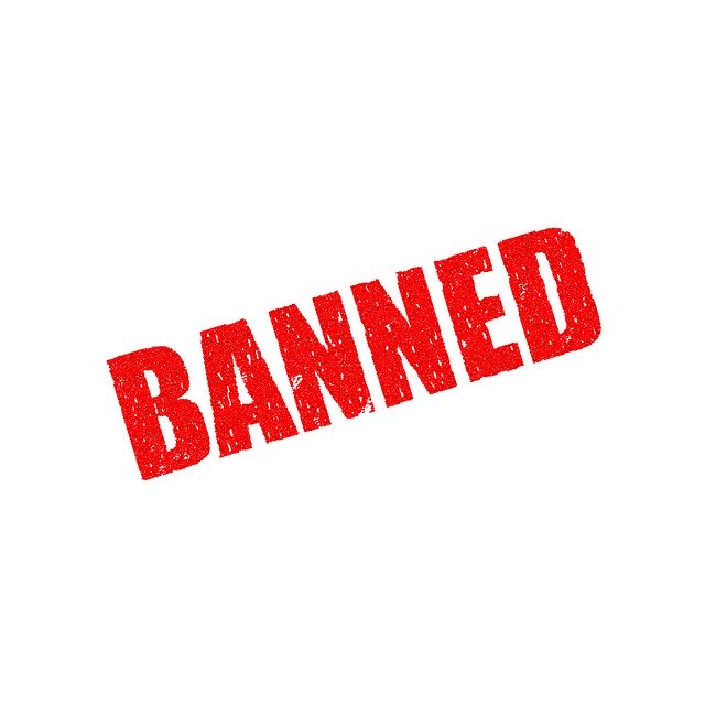BANNED　赤い文字